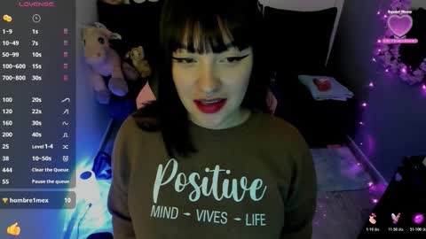 Snapshot of millandiux chatting on October 27, 3:10 am millandiux online show from October 27, 3:10 am