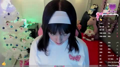 Snapshot of millandiux chatting on December 4, 1:48 am millandiux online show from December 4, 1:48 am