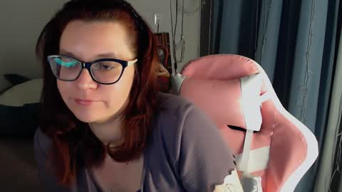 Snapshot of millapoolys chatting on December 9, 4:05 pm Milla online show from December 9, 4:05 pm