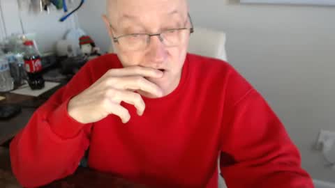 Snapshot of millenium0129 chatting on January 15, 7:44 pm millenium0129 online show from January 15, 7:44 pm