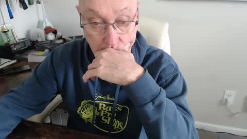 Snapshot of millenium0129 chatting on March 4, 5:45 pm millenium0129 online show from March 4, 5:45 pm