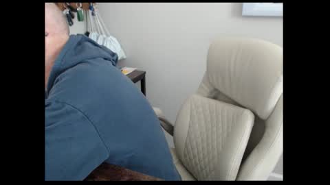 Snapshot of millenium0129 chatting on October 21, 3:24 pm millenium0129 online show from October 21, 3:24 pm