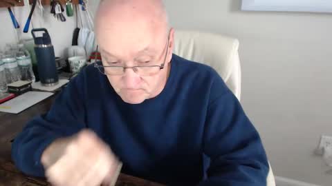 Snapshot of millenium0129 chatting on October 27, 3:49 pm millenium0129 online show from October 27, 3:49 pm