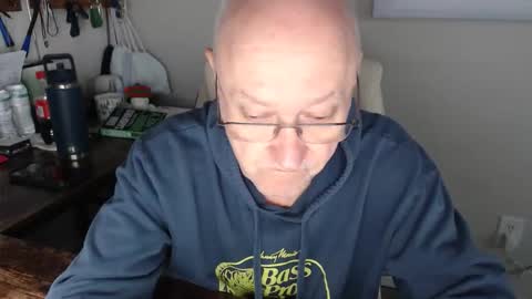 Snapshot of millenium0129 chatting on November 30, 7:18 pm millenium0129 online show from November 30, 7:18 pm