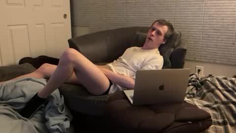 Snapshot of millerjdm chatting on December 11, 6:20 pm SlimnHungOH online show from December 11, 6:20 pm