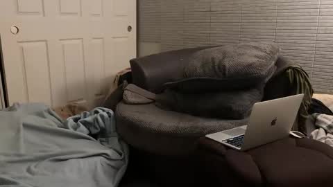 Snapshot of millerjdm chatting on December 12, 6:36 am SlimnHungOH online show from December 12, 6:36 am