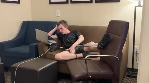 Snapshot of millerjdm chatting on December 13, 2:43 am SlimnHungOH online show from December 13, 2:43 am