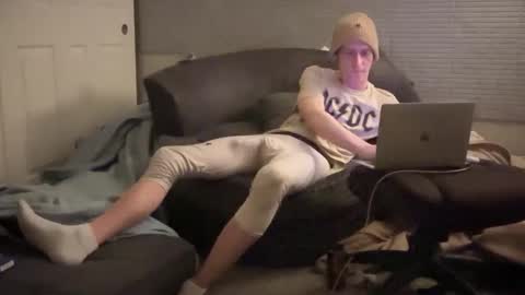 Snapshot of millerjdm chatting on January 30, 1:33 am SlimnHungOH online show from January 30, 1:33 am