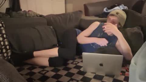 Snapshot of millerjdm chatting on February 27, 9:04 pm SlimnHungOH online show from February 27, 9:04 pm