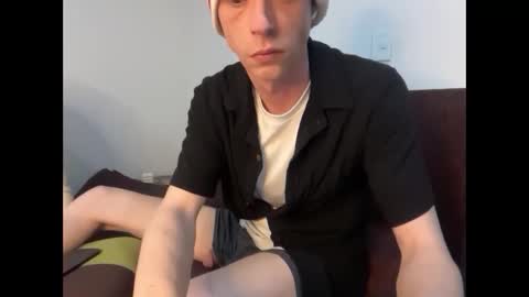 Snapshot of millerjdm chatting on October 3, 10:29 pm SlimnHungOH online show from October 3, 10:29 pm