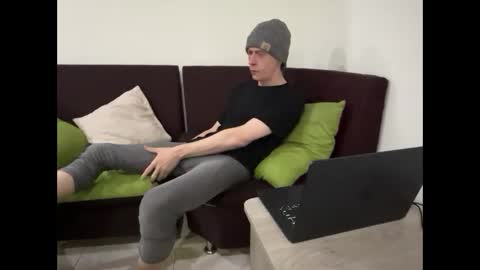 Snapshot of millerjdm chatting on November 9, 6:06 pm SlimnHungOH online show from November 9, 6:06 pm