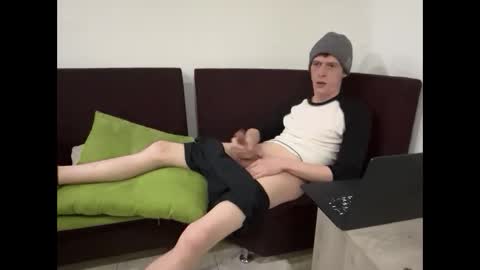 Snapshot of millerjdm chatting on November 10, 11:15 pm SlimnHungOH online show from November 10, 11:15 pm