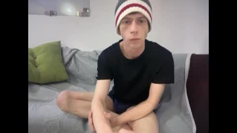 Snapshot of millerjdm chatting on November 23, 4:18 pm SlimnHungOH online show from November 23, 4:18 pm