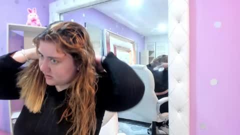 Snapshot of millers_rousse chatting on June 1, 12:29 pm millers_rousse online show from June 1, 12:29 pm