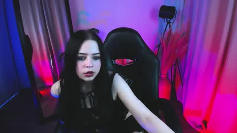 Snapshot of milleycyrus_ chatting on March 28, 1:33 pm milleycyrus_ online show from March 28, 1:33 pm
