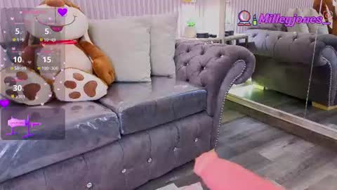 milleyjones_ online show from July 1, 11:34 am