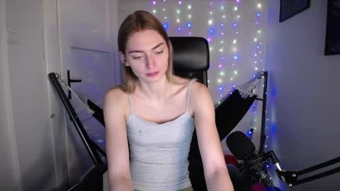 millie_lacroix online show from January 22, 12:06 pm