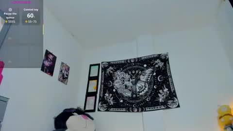 Snapshot of millie_lamar chatting on July 24, 9:18 am online show from July 24, 9:18 am