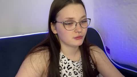 Snapshot of milliedoll chatting on September 22, 8:27 am Millie online show from September 22, 8:27 am