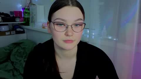 Snapshot of milliedoll chatting on October 18, 11:11 am Millie online show from October 18, 11:11 am