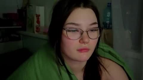 Snapshot of milliedoll chatting on October 19, 12:39 pm Millie online show from October 19, 12:39 pm