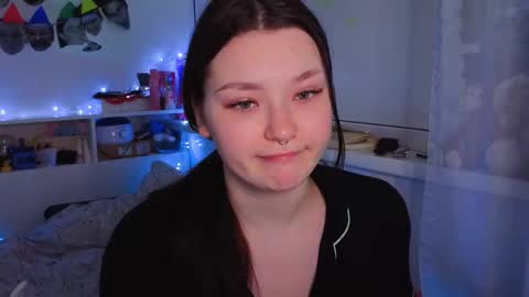 Snapshot of milliedoll chatting on November 4, 3:27 am Millie online show from November 4, 3:27 am