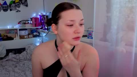 Snapshot of milliedoll chatting on November 11, 5:18 am Millie online show from November 11, 5:18 am