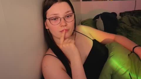 Snapshot of milliedoll chatting on November 13, 9:41 am Millie online show from November 13, 9:41 am