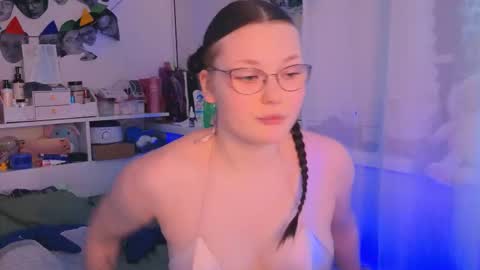 Snapshot of milliedoll chatting on November 21, 7:51 am Millie online show from November 21, 7:51 am