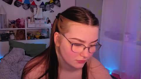 Snapshot of milliedoll chatting on November 28, 8:06 am Millie online show from November 28, 8:06 am