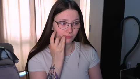 Millie online show from April 30, 1:45 am
