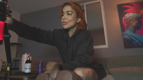 Snapshot of milliejhonson chatting on March 7, 6:35 am Mila online show from March 7, 6:35 am