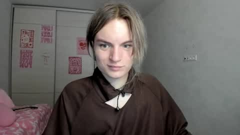mili-kira online show from May 10, 7:24 am