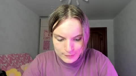 mili-kira online show from May 23, 4:39 am