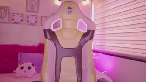 MILLY online show from February 4, 7:20 pm