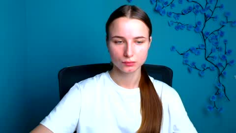 Snapshot of milly_liss chatting on June 24, 5:39 am Milly online show from June 24, 5:39 am