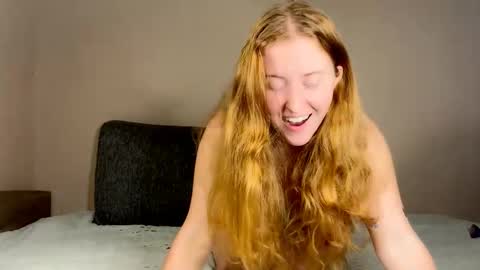 Snapshot of milly_milliy chatting on November 21, 8:29 pm Milly online show from November 21, 8:29 pm