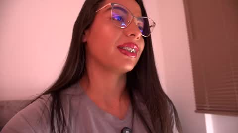 gaby online show from December 4, 4:44 am