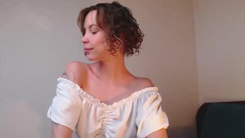 Snapshot of milly_ross23 chatting on October 4, 7:50 am Milly online show from October 4, 7:50 am