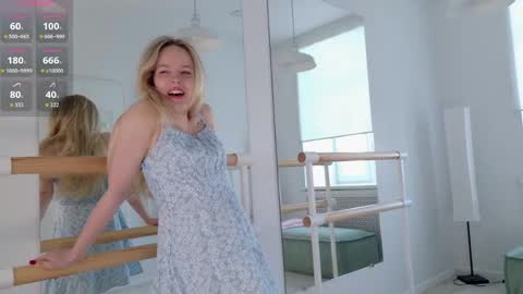 Milly    online show from May 26, 7:04 am