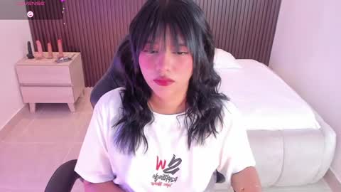 millyevans1 online show from April 25, 3:20 am
