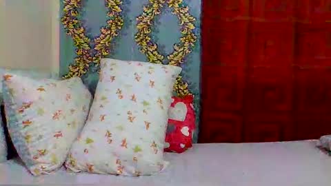 Snapshot of millysexylove chatting on March 5, 8:21 am ayannamil online show from March 5, 8:21 am