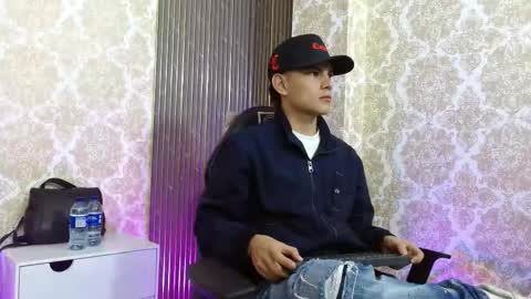 milo_tay1 online show from March 29, 3:06 am