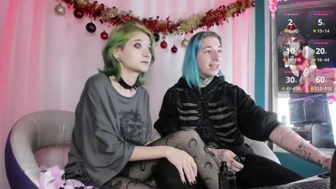 milten_trish online show from December 23, 7:52 pm