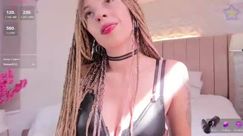 Snapshot of milu_beluci chatting on July 28, 7:39 pm Milu Belucci online show from July 28, 7:39 pm