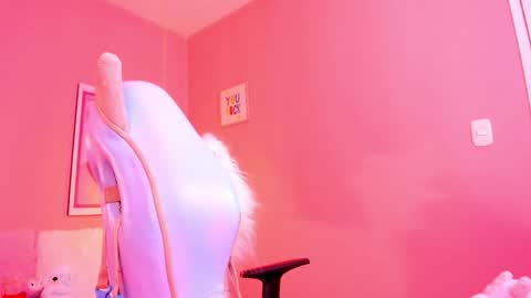 milu_carbajal_x online show from February 22, 12:26 pm