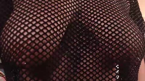 Snapshot of milu_w4llace chatting on October 28, 5:22 am Milu Wallace online show from October 28, 5:22 am