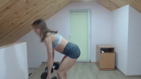 milusea online show from December 2, 12:29 pm