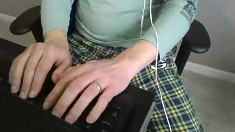 Snapshot of milwaukeebadger24 chatting on December 23, 7:52 pm milwaukeebadger24 online show from December 23, 7:52 pm