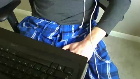 Snapshot of milwaukeebadger24 chatting on March 12, 6:44 pm milwaukeebadger24 online show from March 12, 6:44 pm